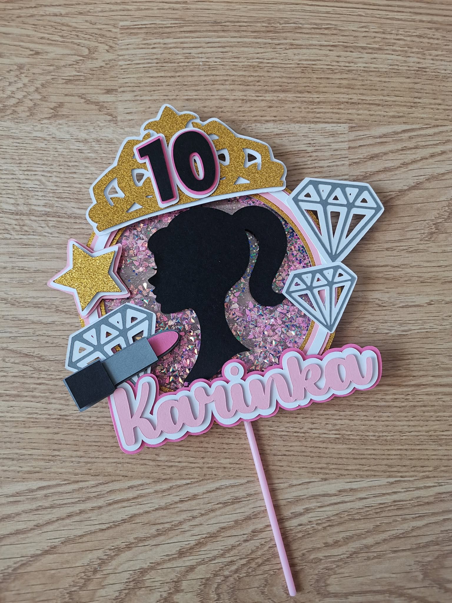 Barbie – Glamour párty – zapich na tortu s menom