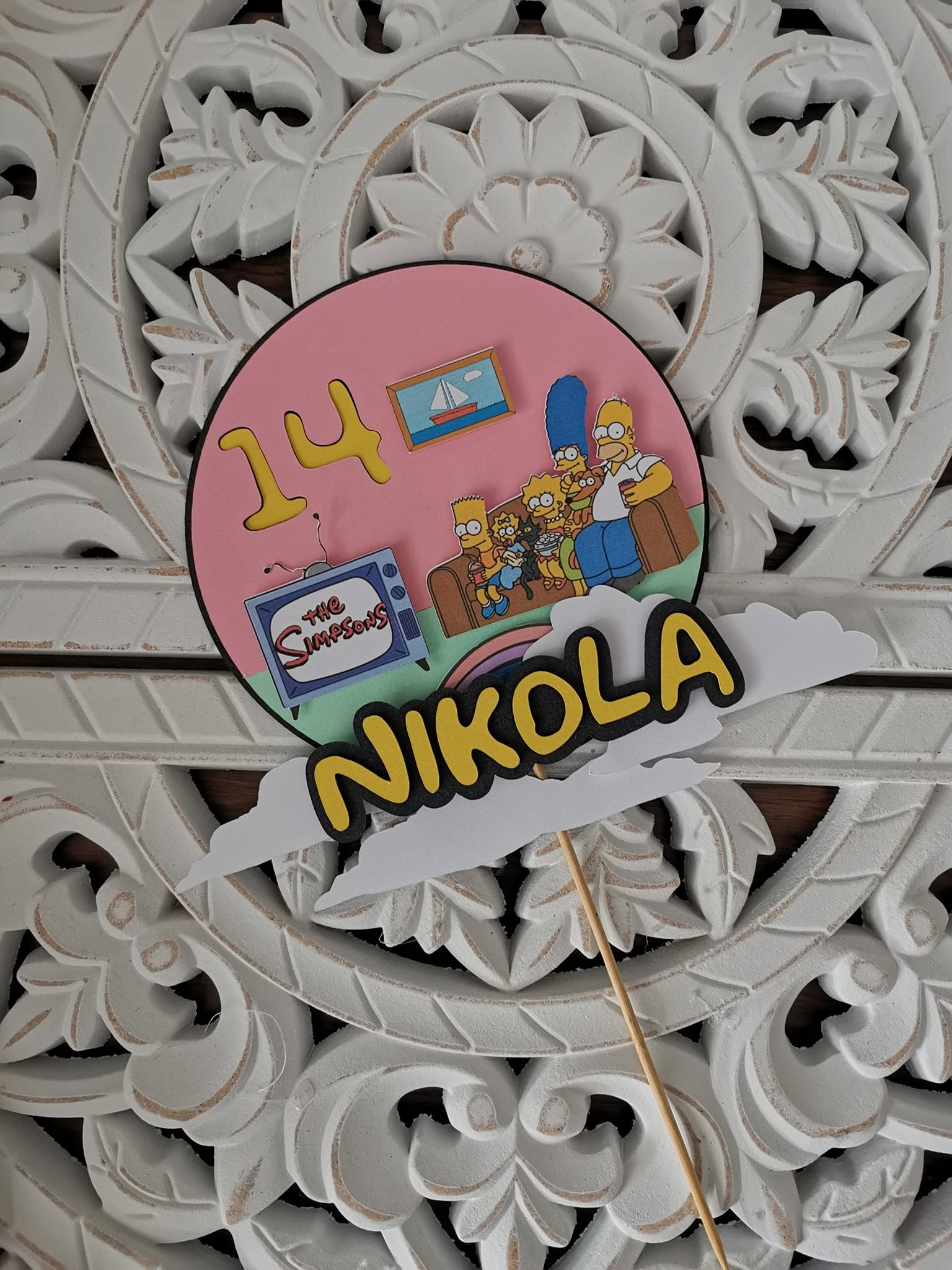 The Simpsons – Žltá rodinka – zapich na tortu s menom