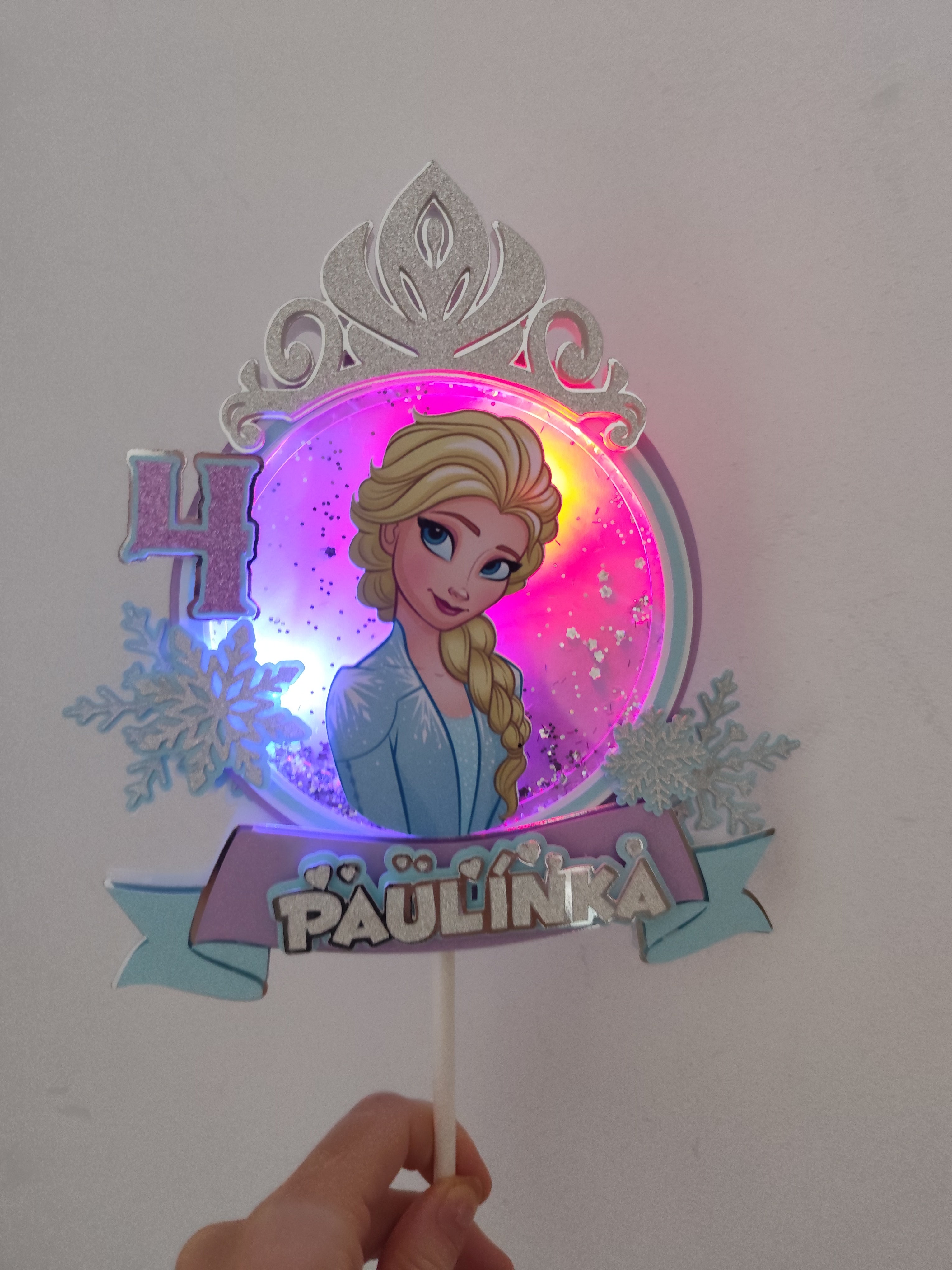 Frozen – svietiaci LED zapich na tortu s menom
