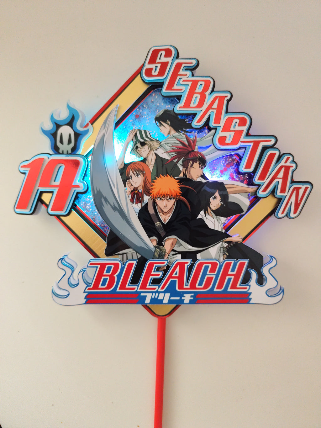 Bleach – svietiaci LED zapich na tortu s menom