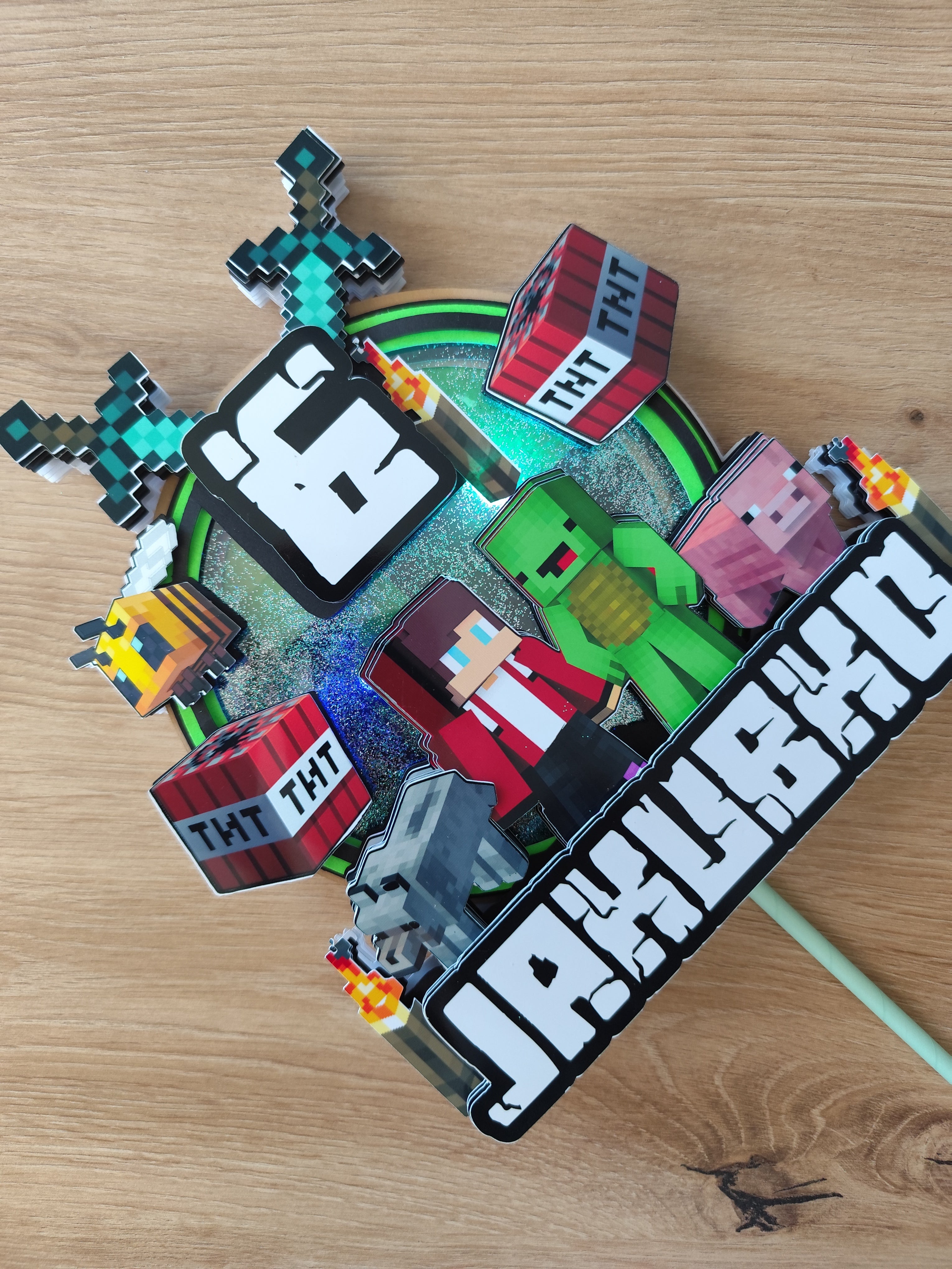 Minecraft – svietiaci LED zapich na tortu s menom