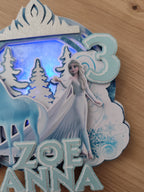 Frozen – Elsa s koňom – svietiaci LED zapich na tortu s menom