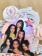 KATSEYE – Girl Power – svietiaci LED zapich na tortu s menom