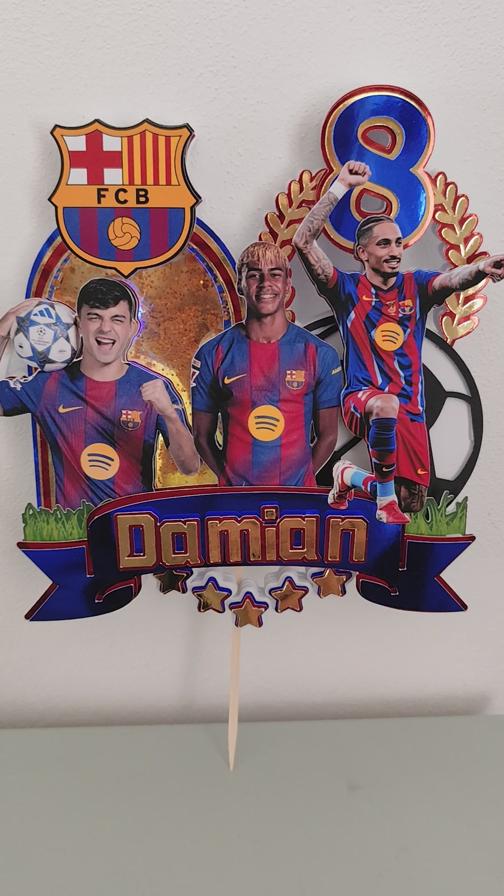 FC Barcelona – Futbalový šampión – svietiaci LED zapich na tortu s menom