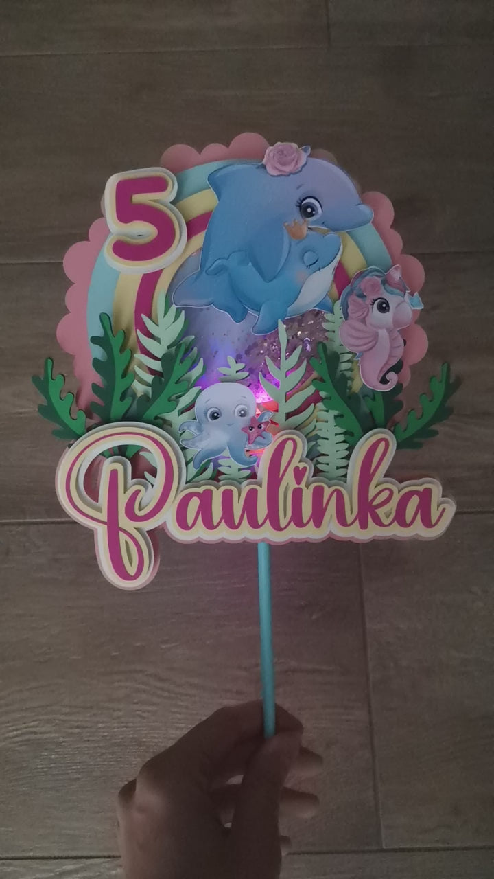Delfín – svietiaci LED zapich na tortu s menom