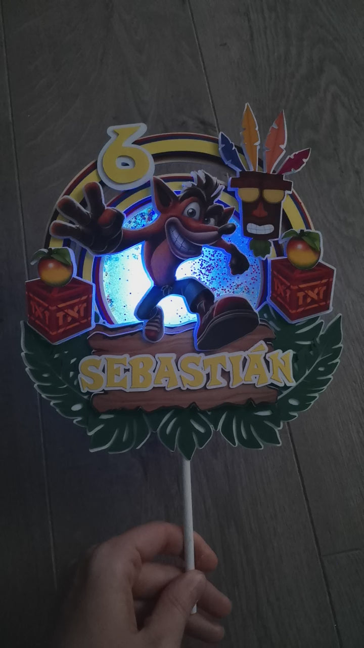 Crash Bandicoot – svietiaci LED zapich na tortu s menom
