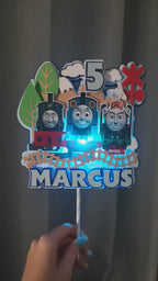 Thomas & Friends – svietiaci LED zapich na tortu s menom