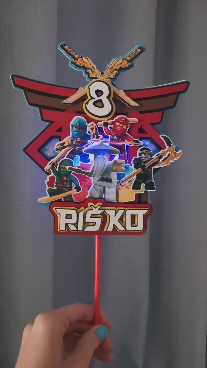 LEGO NINJAGO – svietiaci LED zapich na tortu s menom
