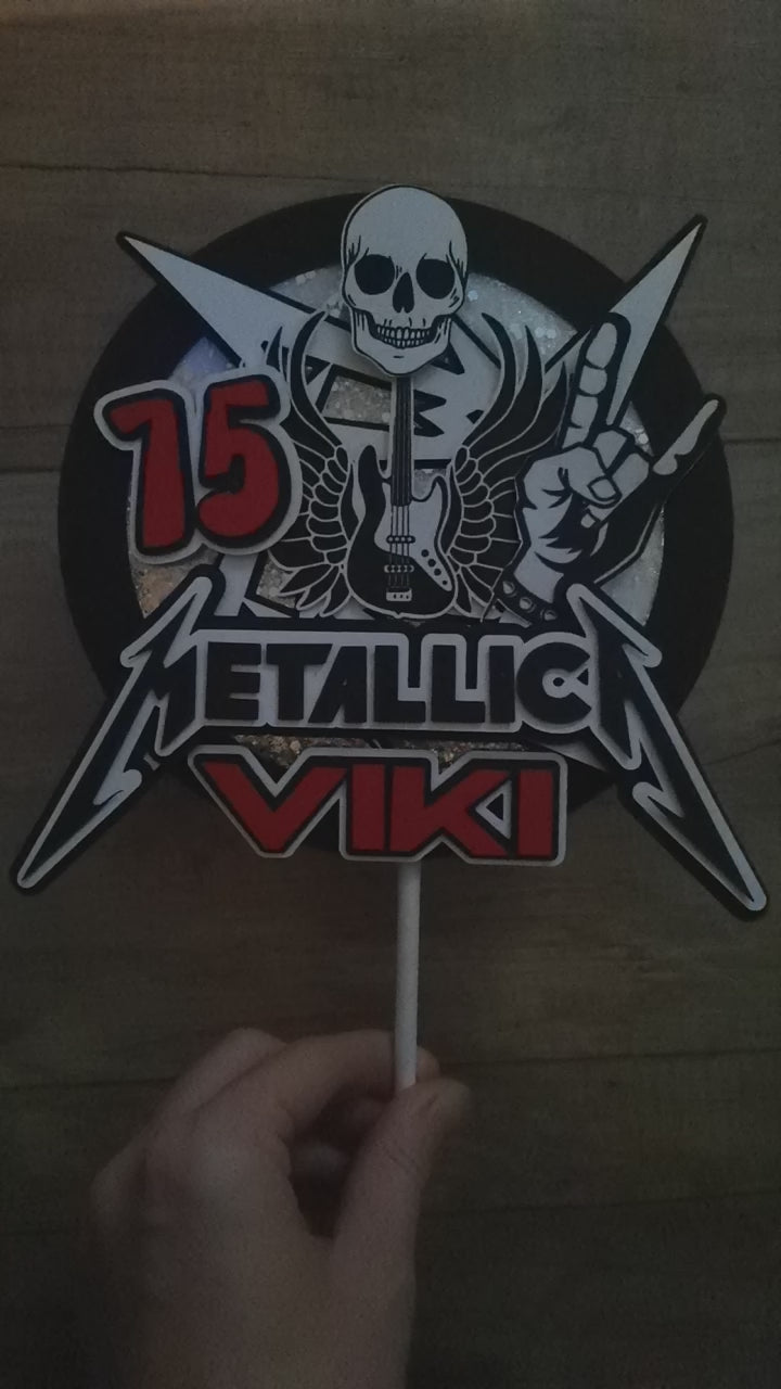 Metallica – svietiaci LED zapich na tortu s menom
