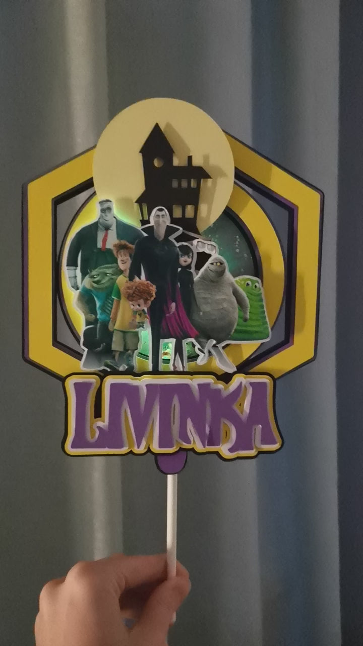 Hotel Transylvania – svietiaci LED zapich na tortu s menom