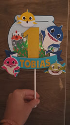 Baby Shark – podmorské dobrodružstvo – svietiaci LED zapich na tortu s menom