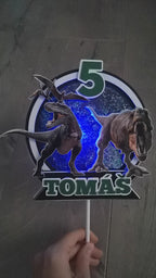 Dinosaury – svietiaci LED zapich na tortu s menom