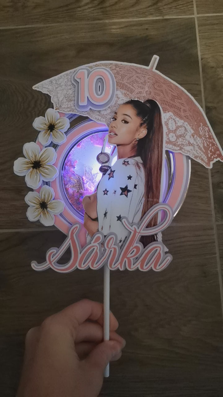 Ariana Grande – svietiaci LED zapich na tortu s menom