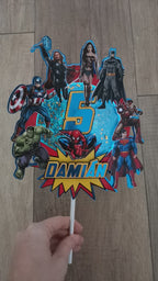 Avengers – svietiaci LED zapich na tortu s menom